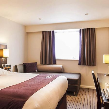 Premier Inn London Romford Central Kültér fotó