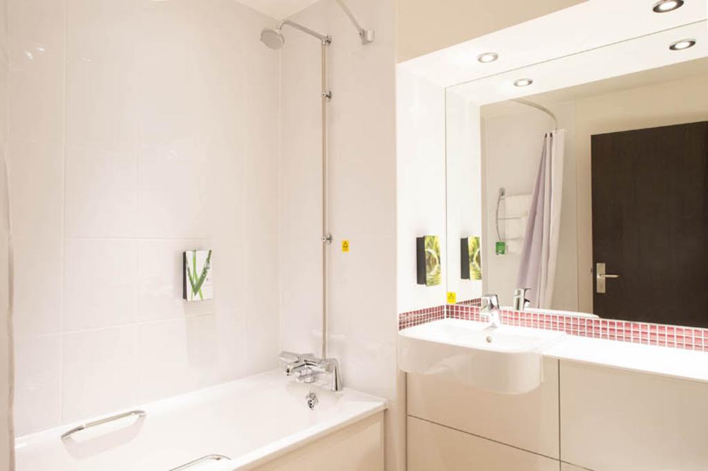 Premier Inn London Romford Central Szoba fotó
