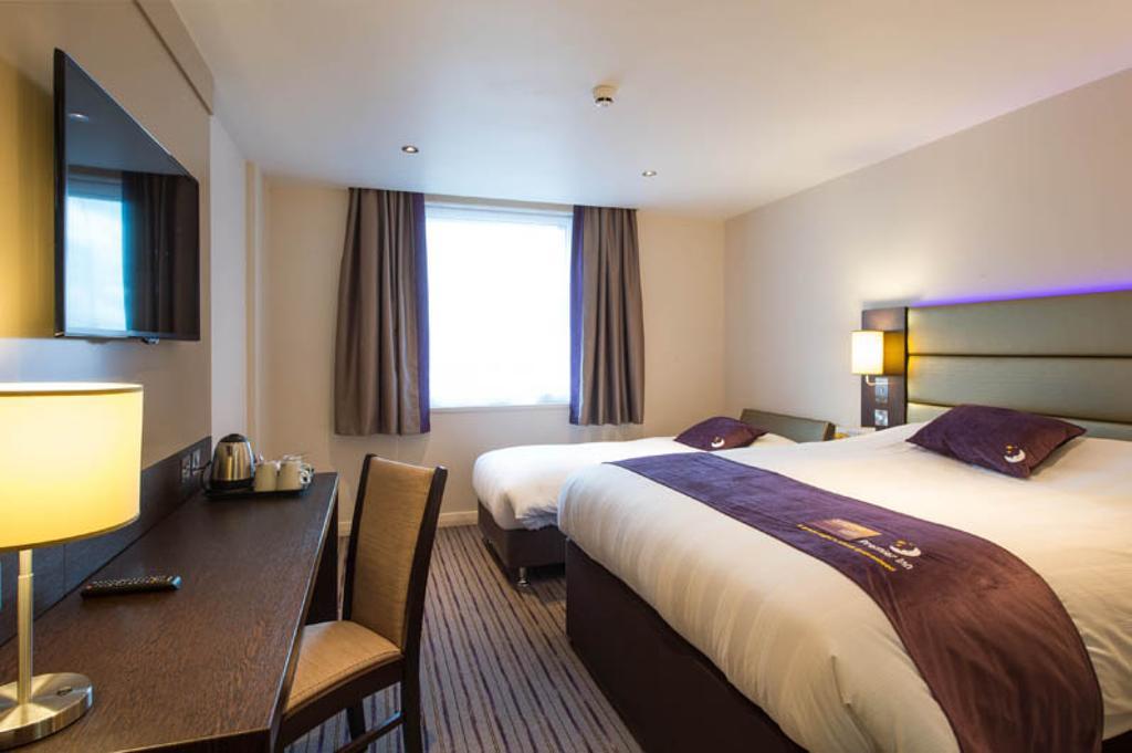Premier Inn London Romford Central Szoba fotó