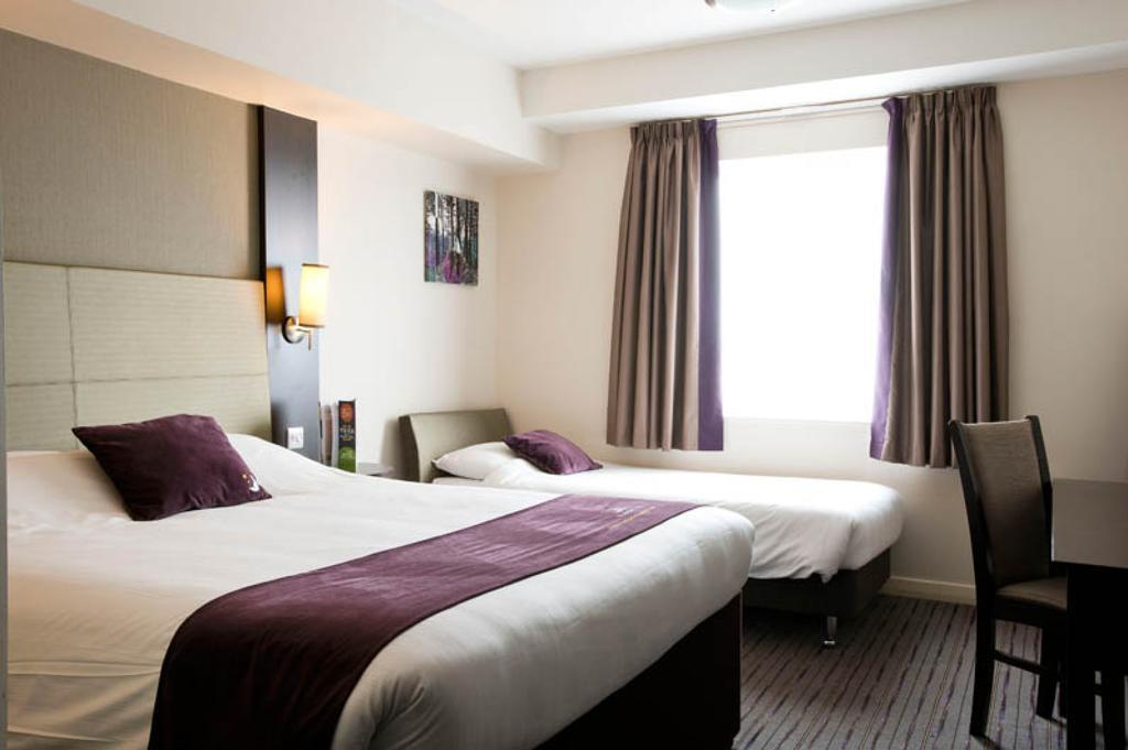 Premier Inn London Romford Central Szoba fotó