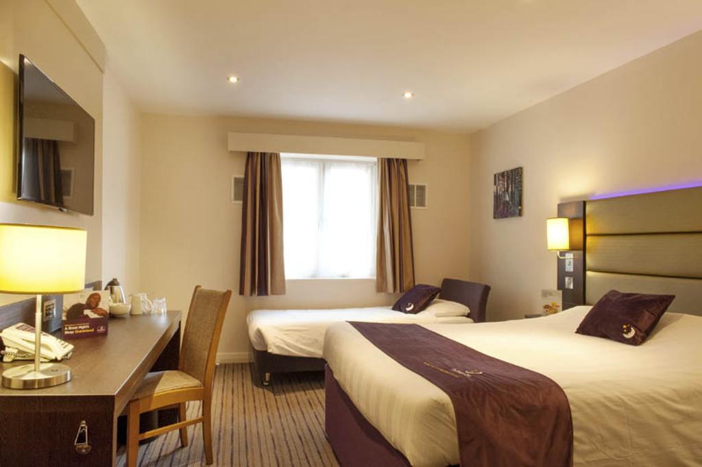 Premier Inn London Romford Central Szoba fotó