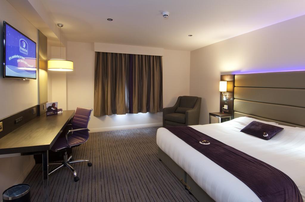 Premier Inn London Romford Central Kültér fotó